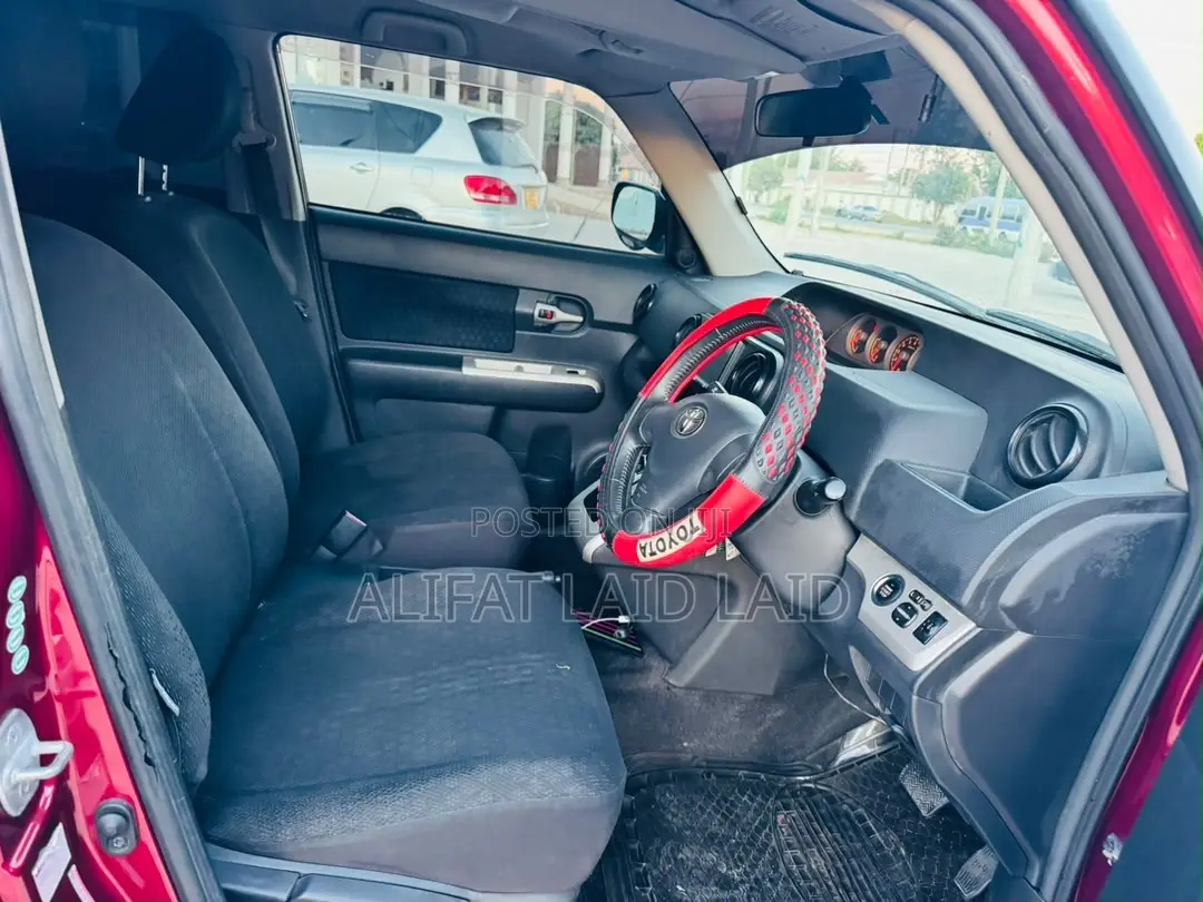 Toyota Rumion 1.5 FWD 2021 Red