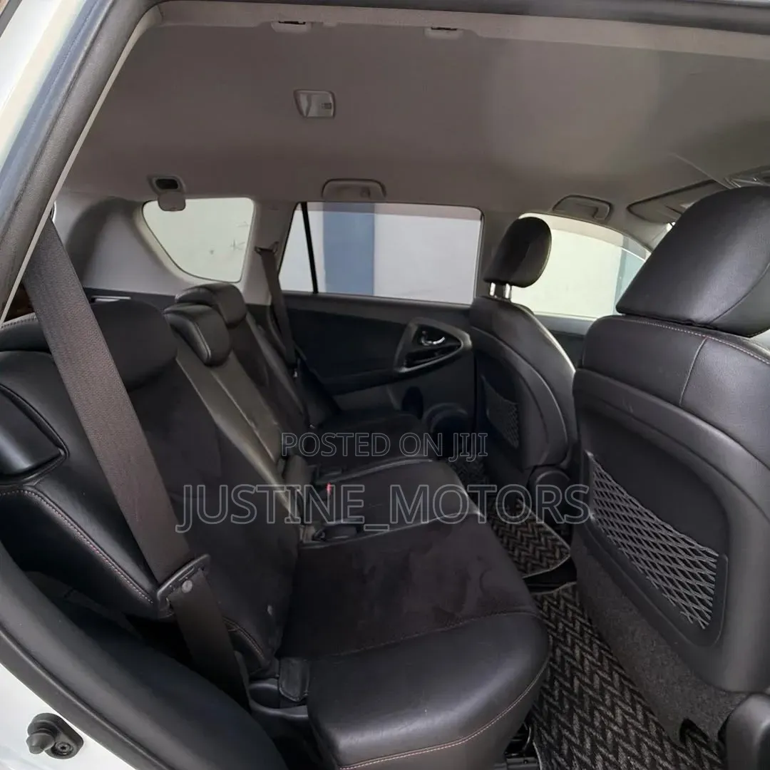 Toyota Vanguard 2013 White