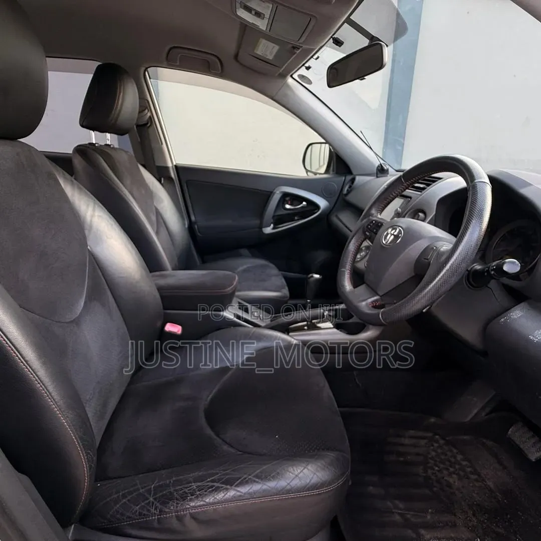 Toyota Vanguard 2013 White