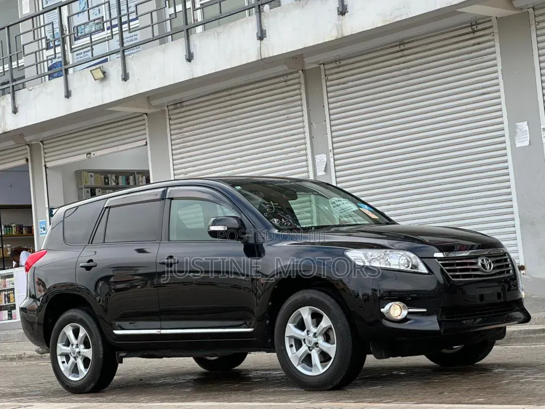 Toyota Vanguard 2011 Black