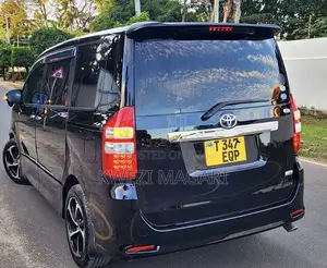 Toyota Noah 2010 Black