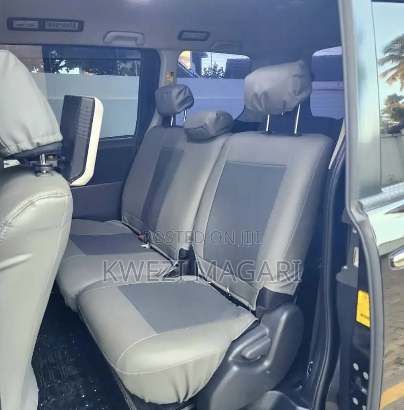 Toyota Noah 2010 Black