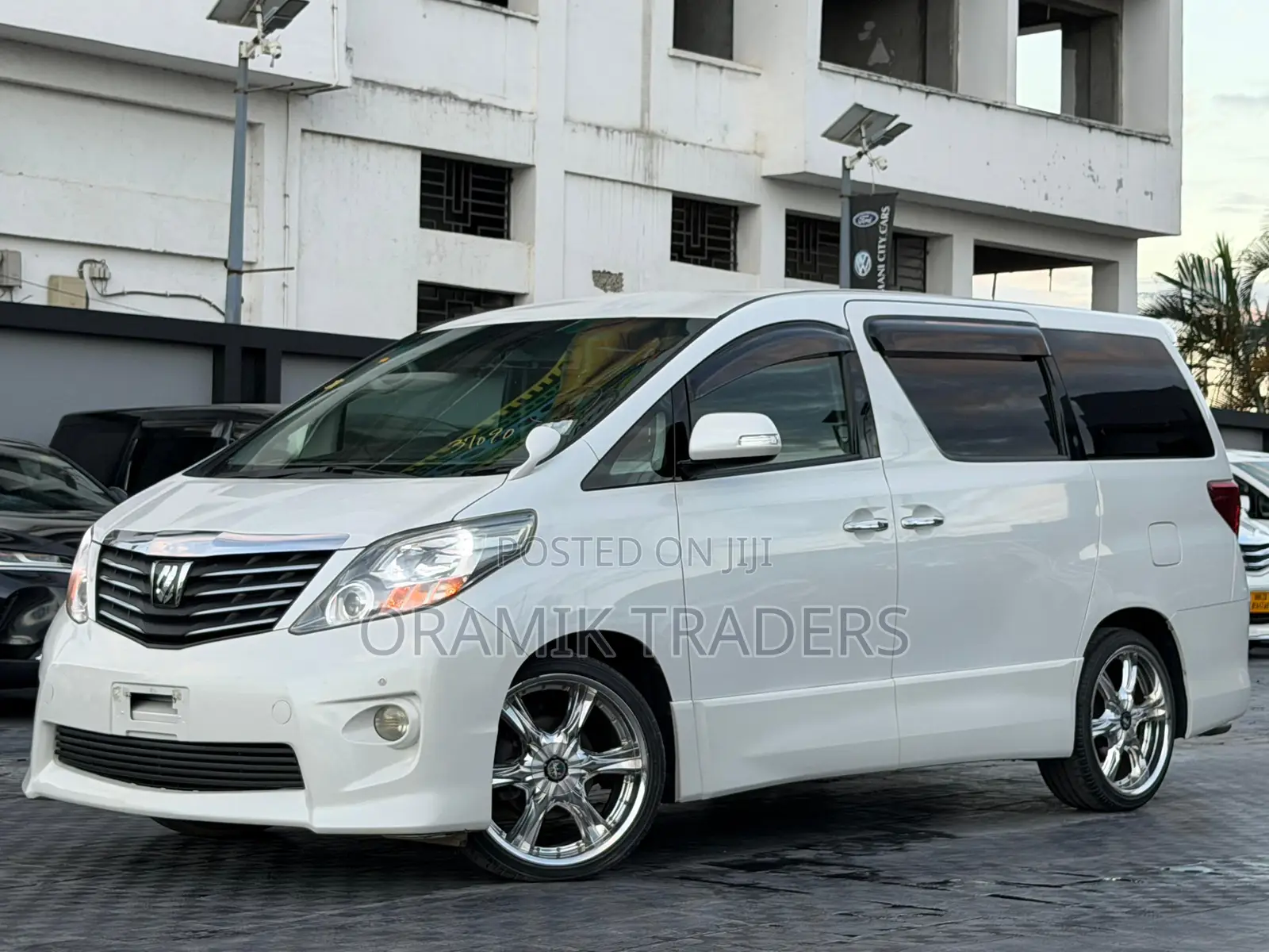 Toyota Alphard 2.4 Petrol FWD 2009 White