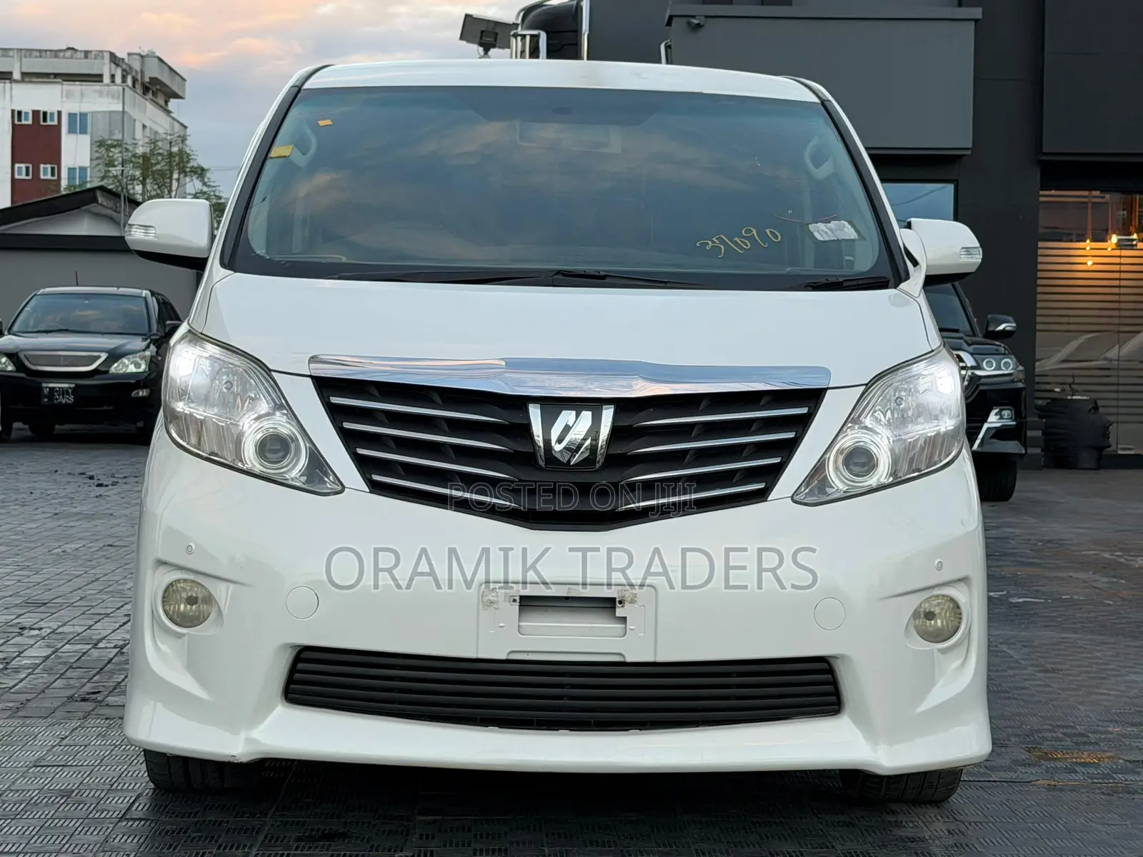 Toyota Alphard 2.4 Petrol FWD 2009 White