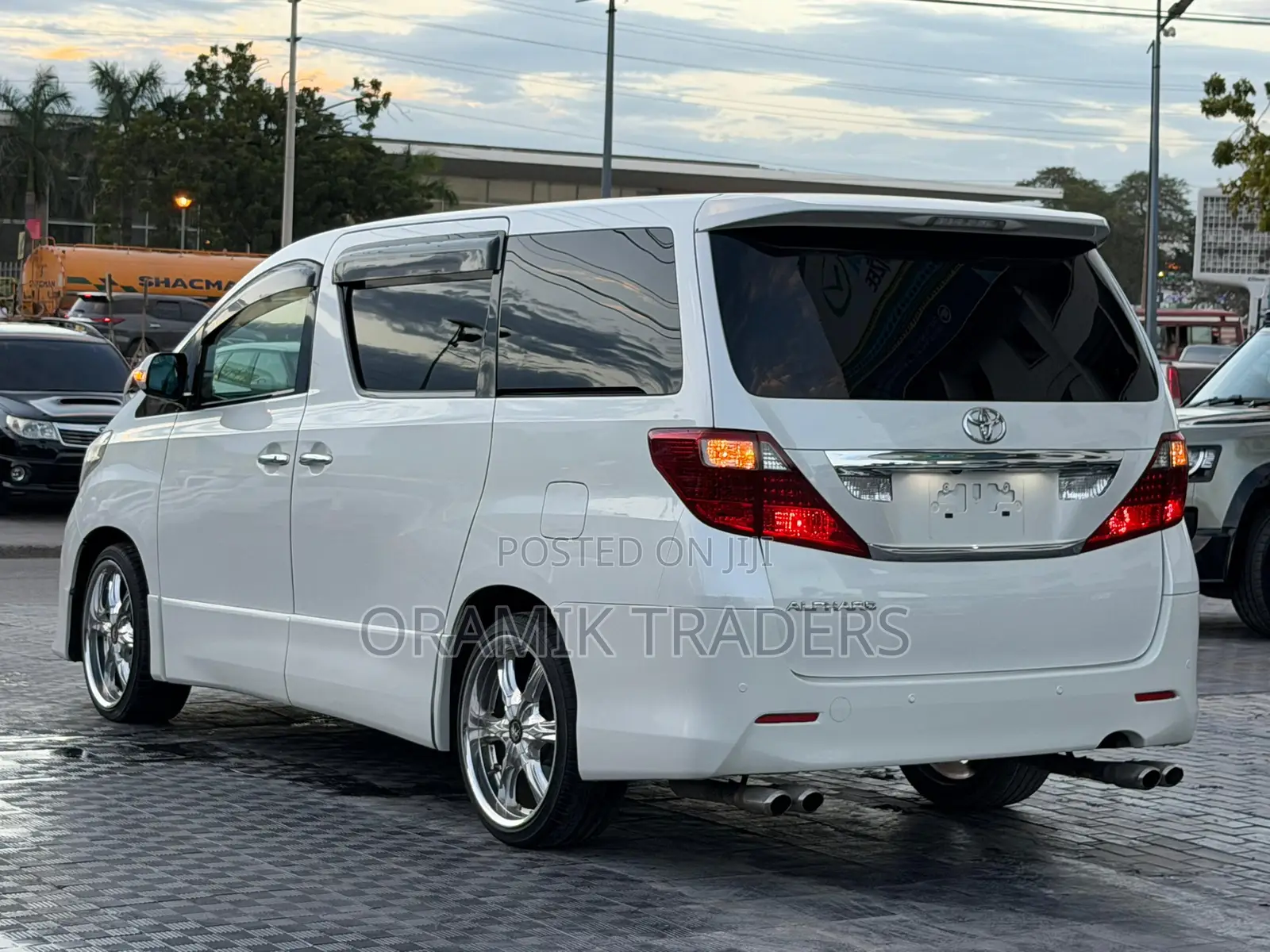 Toyota Alphard 2.4 Petrol FWD 2009 White