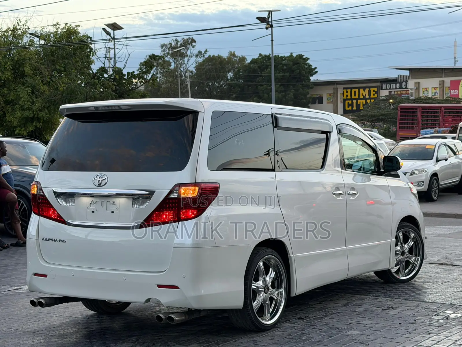 Toyota Alphard 2.4 Petrol FWD 2009 White