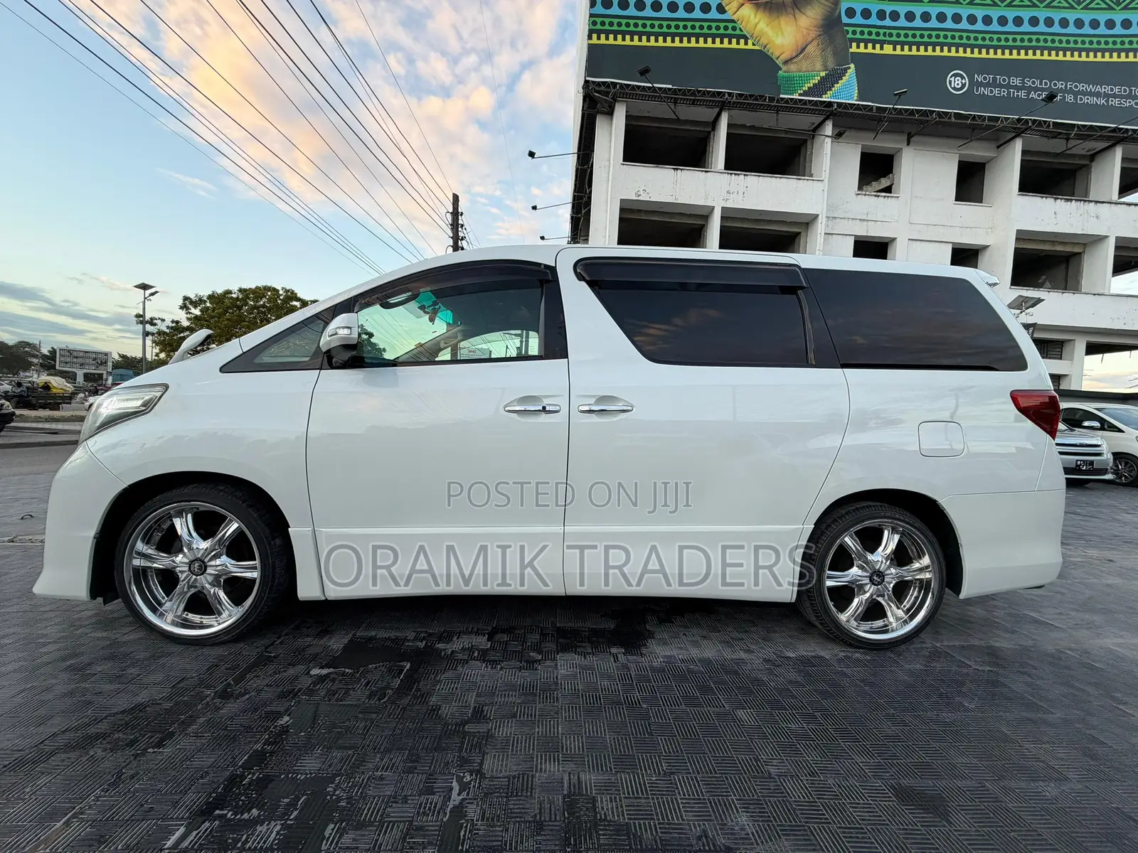 Toyota Alphard 2.4 Petrol FWD 2009 White
