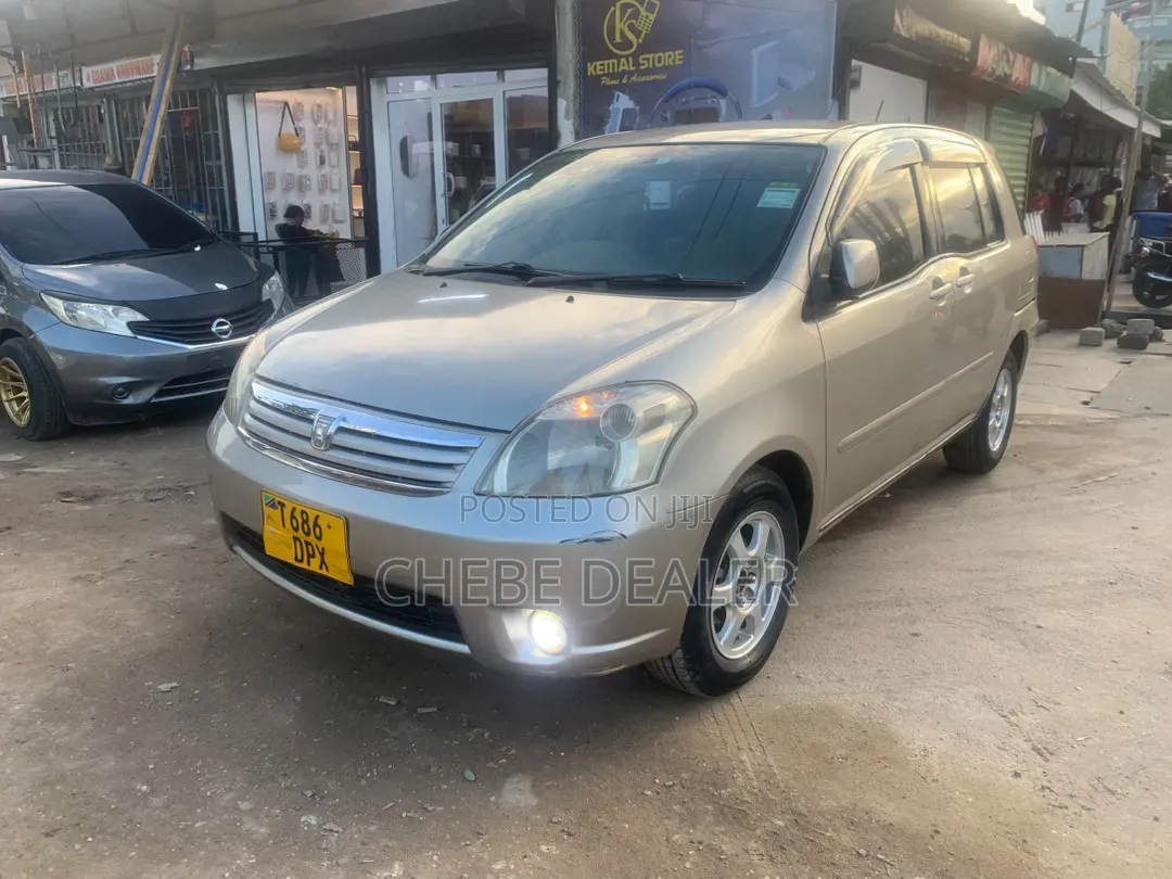 Toyota Raum 2004 Beige