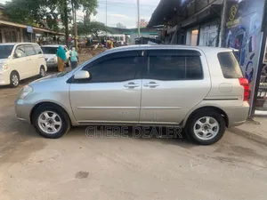 Toyota Raum 2004 Beige