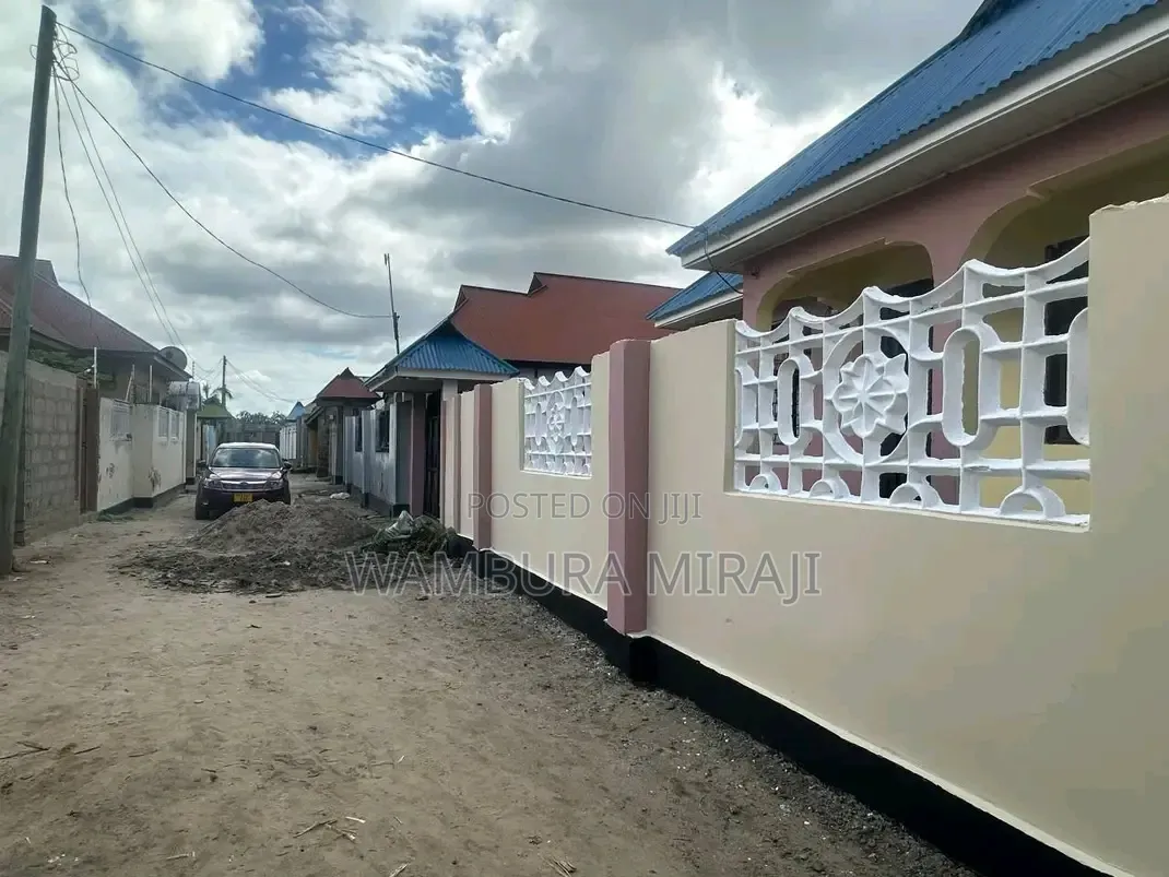 5bdrm Block of Flats in Nyumba, Chamazi for sale