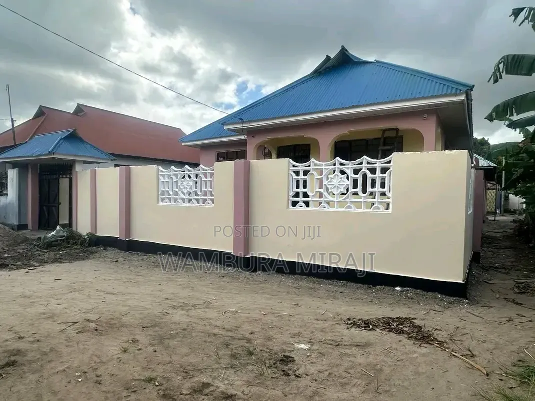 5bdrm Block of Flats in Nyumba, Chamazi for sale