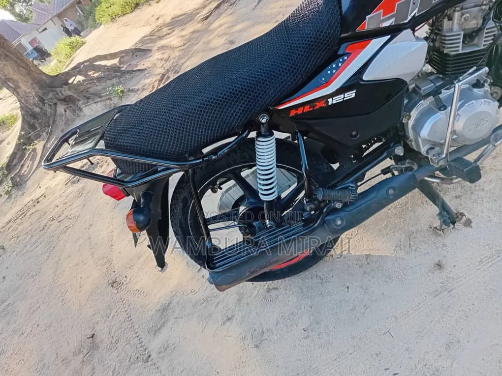 New TVS HLX 125 2025 Black