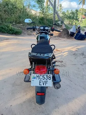 New Bajaj Boxer 125 2026 Black