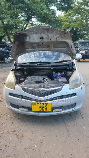 Toyota Ractis 2005 Silver