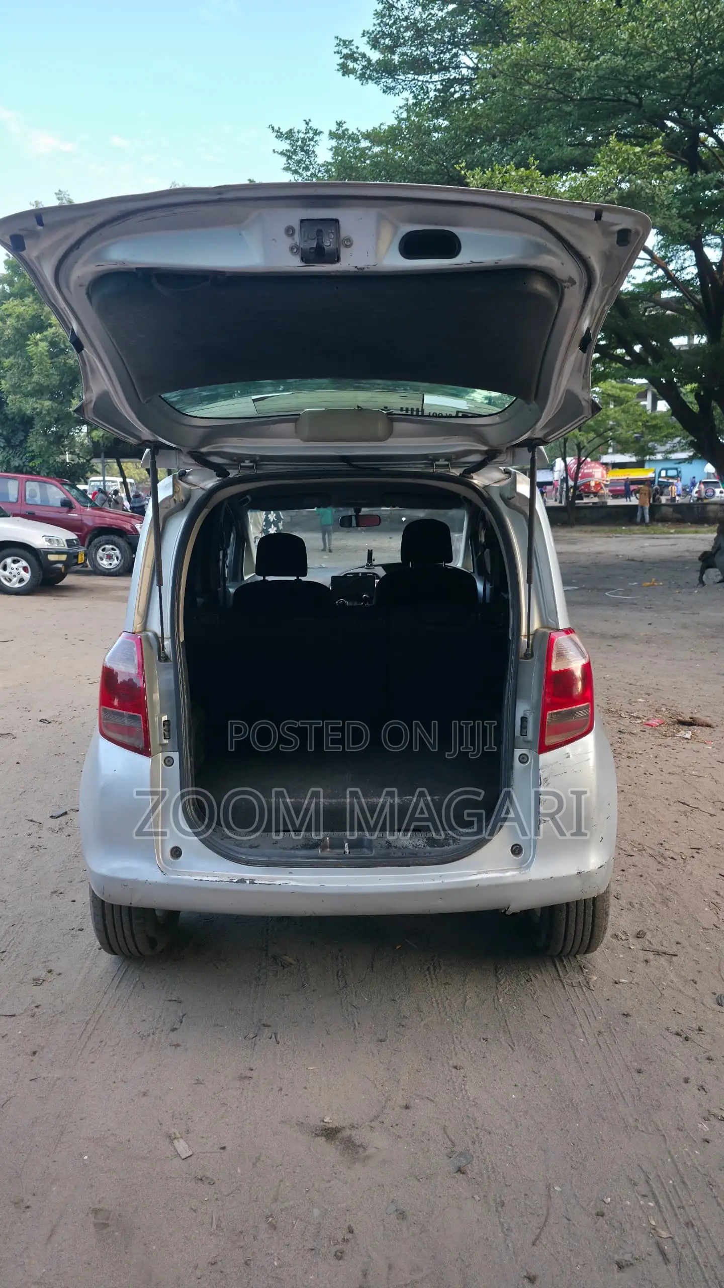 Toyota Ractis 2005 Silver