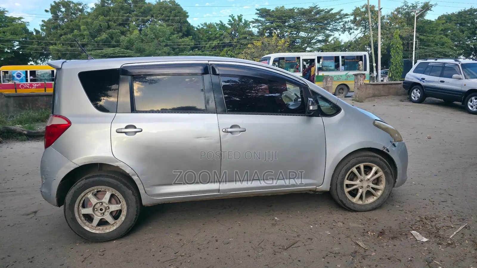 Toyota Ractis 2005 Silver