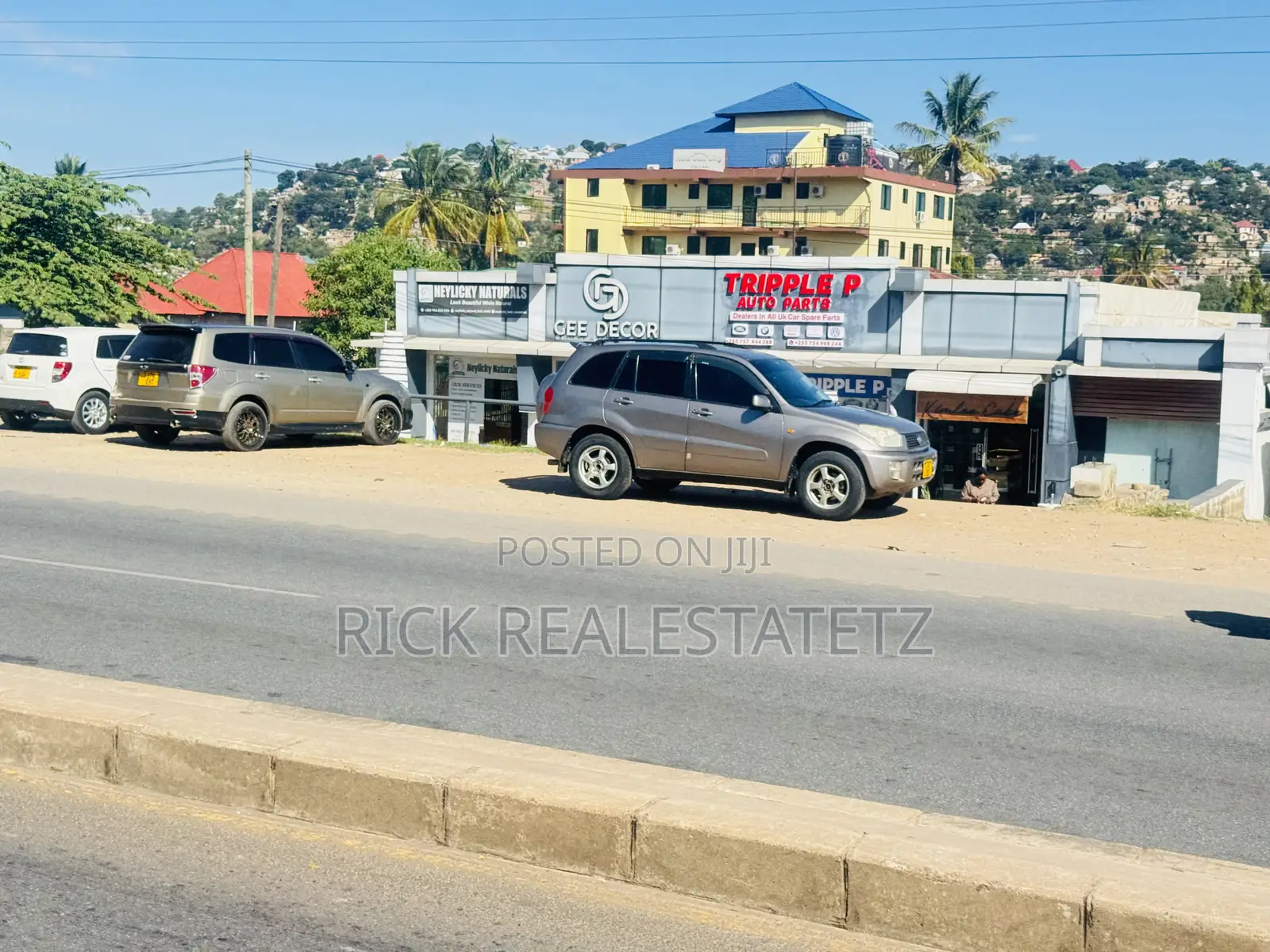3bdrm House in Nyamanoro for sale