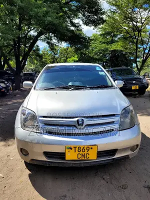 Toyota IST 2003 Silver