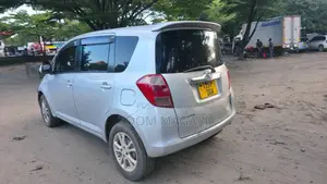 Toyota IST 2003 Silver