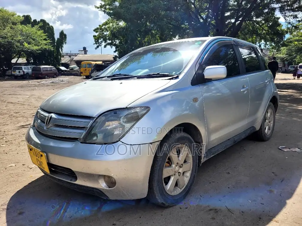 Toyota IST 2003 Silver