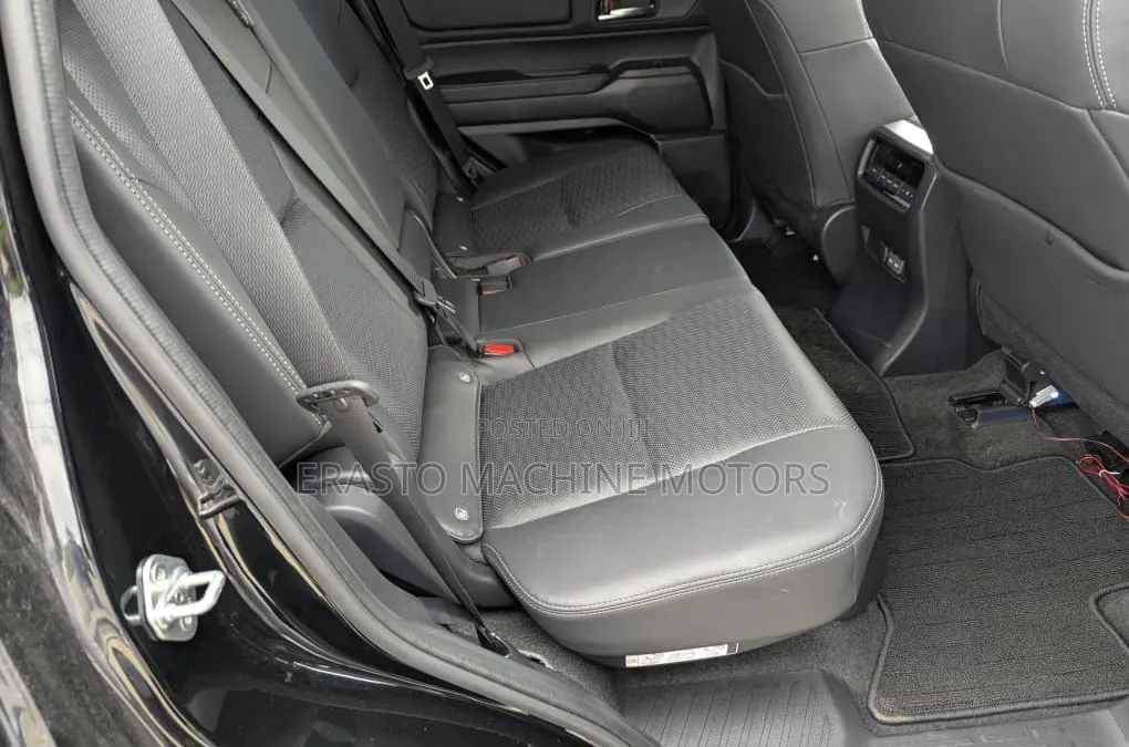 Toyota Land Cruiser 2025 Black
