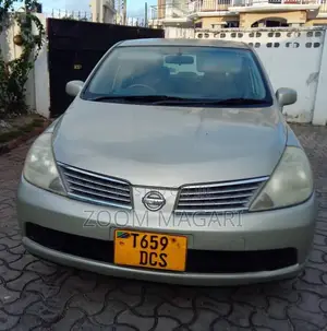 Nissan Tiida 2005 Silver
