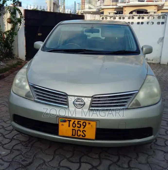Nissan Tiida 2005 Silver