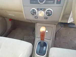 Nissan Tiida 2005 Silver