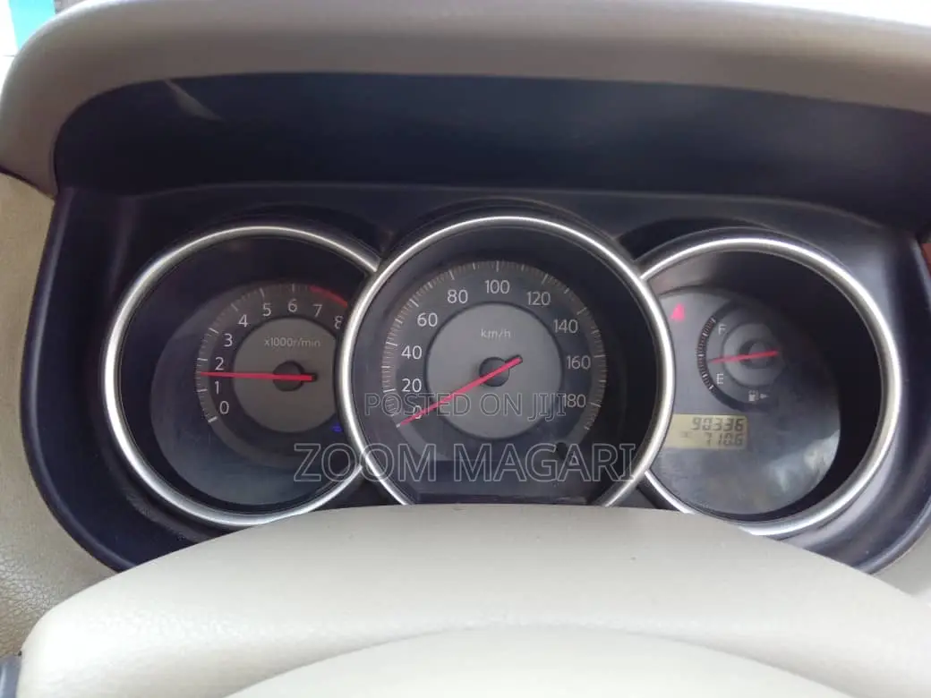 Nissan Tiida 2005 Silver