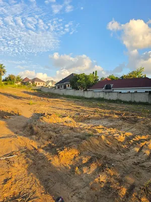 Plot Area SQM 400 for Sale TSH 40ml Located at Madale