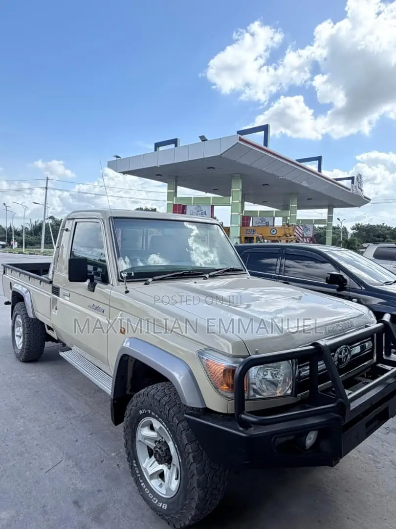Toyota Land Cruiser 2014 Brown