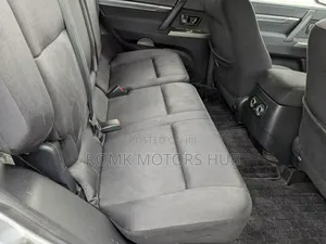 Mitsubishi Pajero 2011 Silver