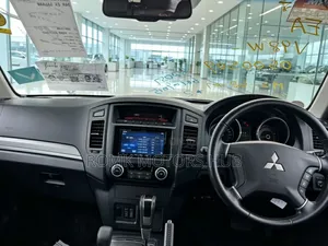 Mitsubishi Pajero 2011 Silver