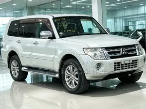 Mitsubishi Pajero 2012 White