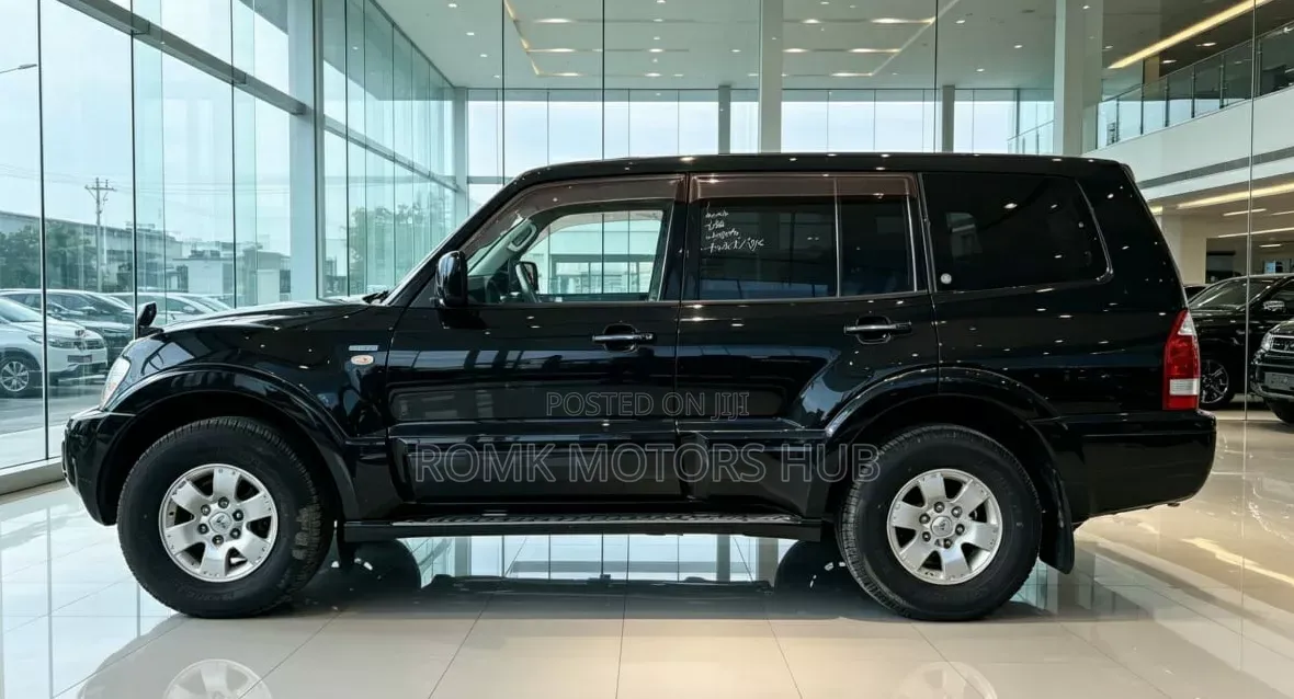 Mitsubishi Pajero 2004 Black