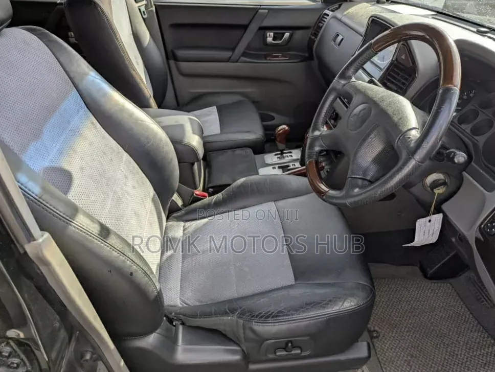 Mitsubishi Pajero 2004 Black