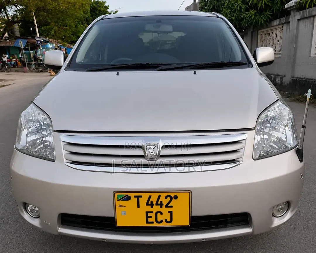 Toyota Raum 1.5 AWD 2002 Silver