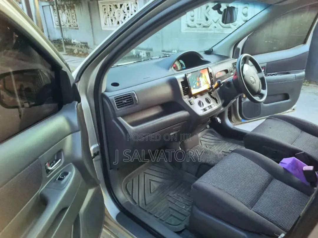 Toyota Raum 1.5 AWD 2002 Silver