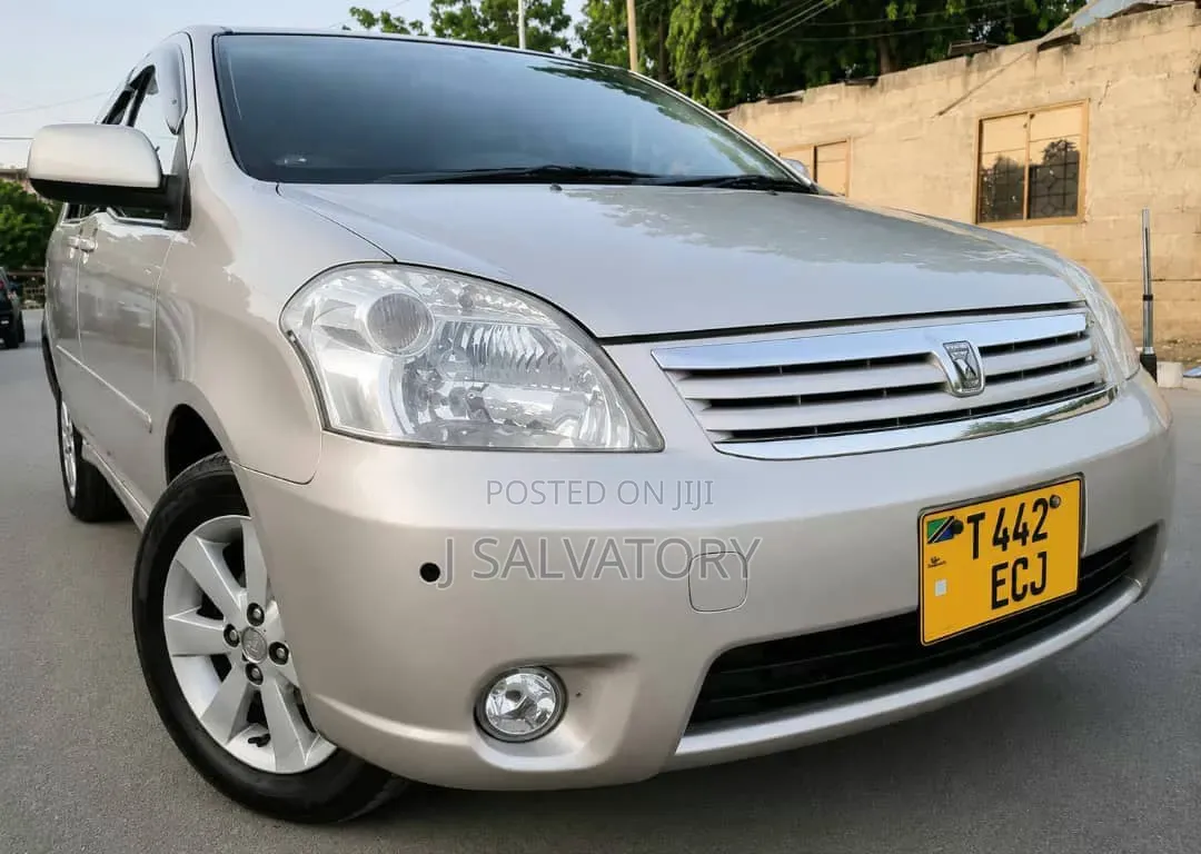 Toyota Raum 1.5 AWD 2002 Silver