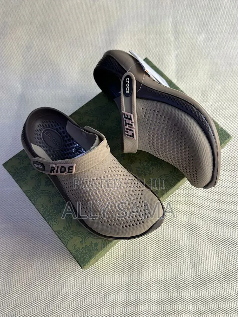 Unisex Crocs Lite Material Rubber