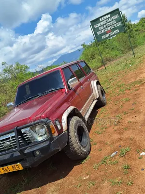 Nissan Patrol 1996 Red