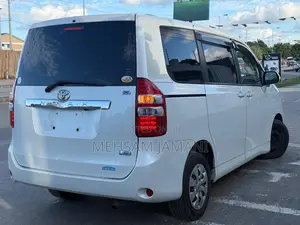 Toyota Noah 2010 White