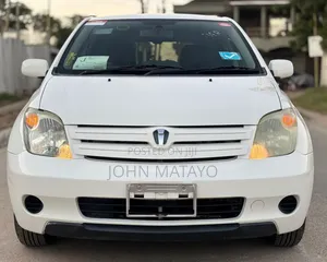 Toyota IST 2004 White