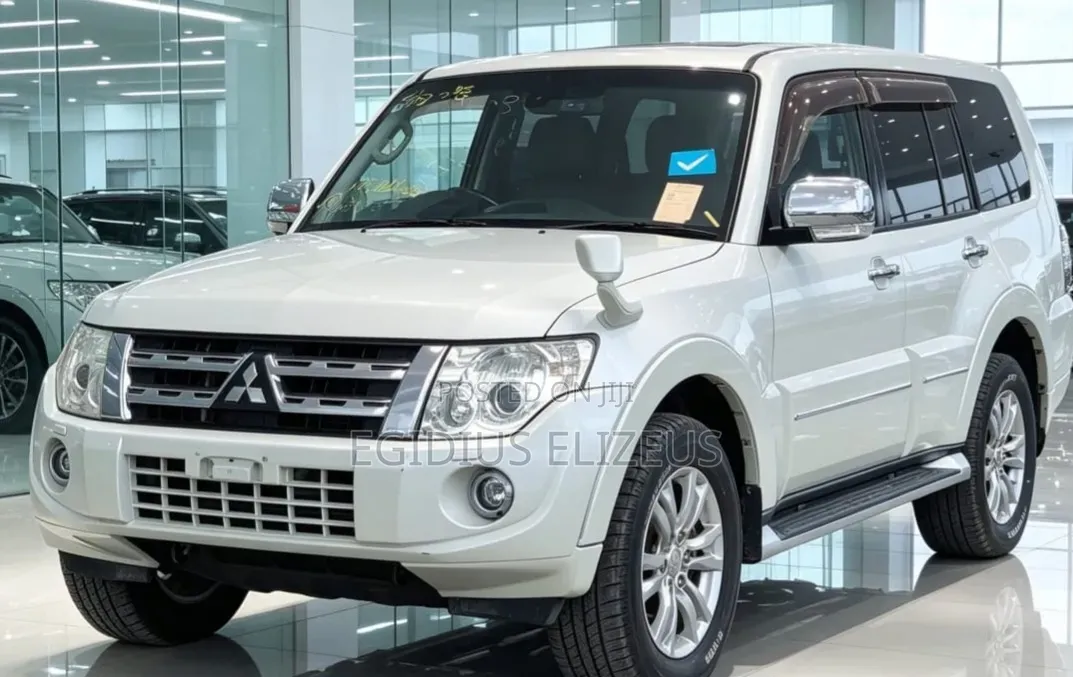 Mitsubishi Pajero 2012 White