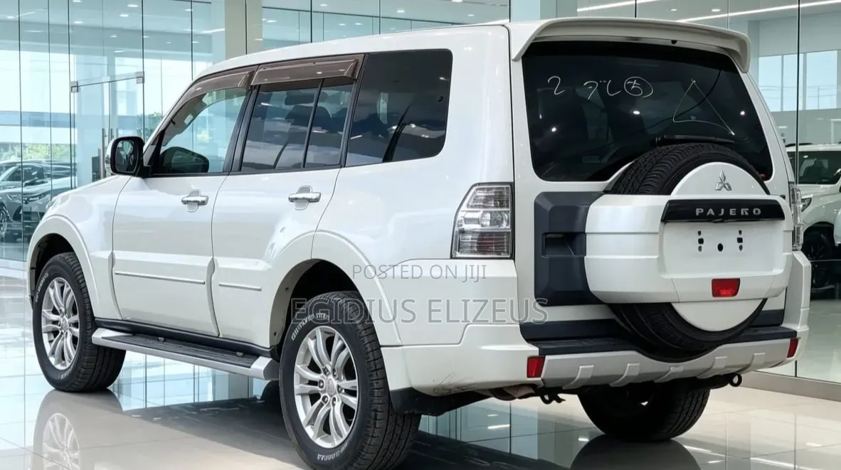 Mitsubishi Pajero 2012 White
