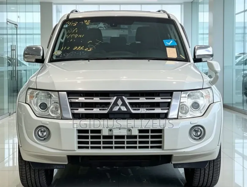 Mitsubishi Pajero 2012 White