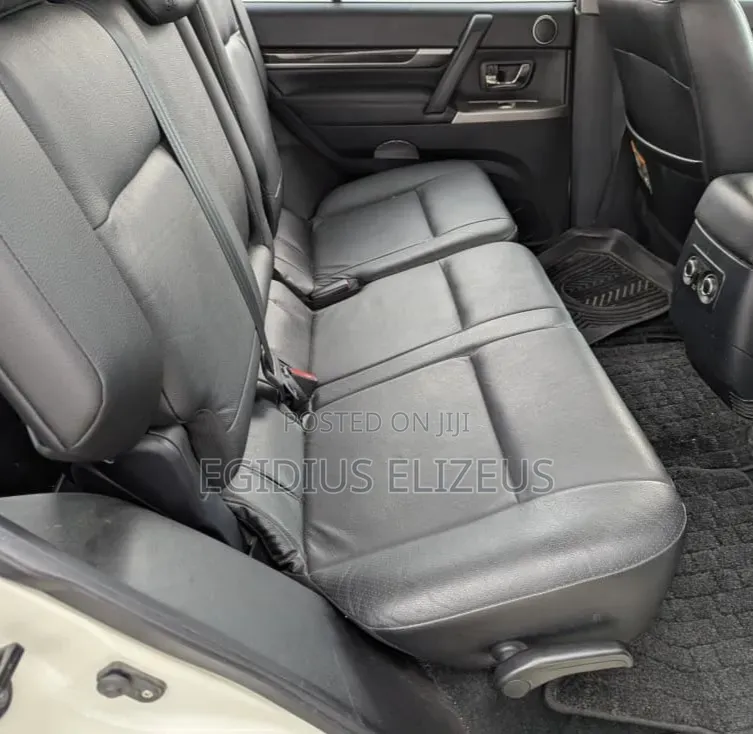 Mitsubishi Pajero 2012 White