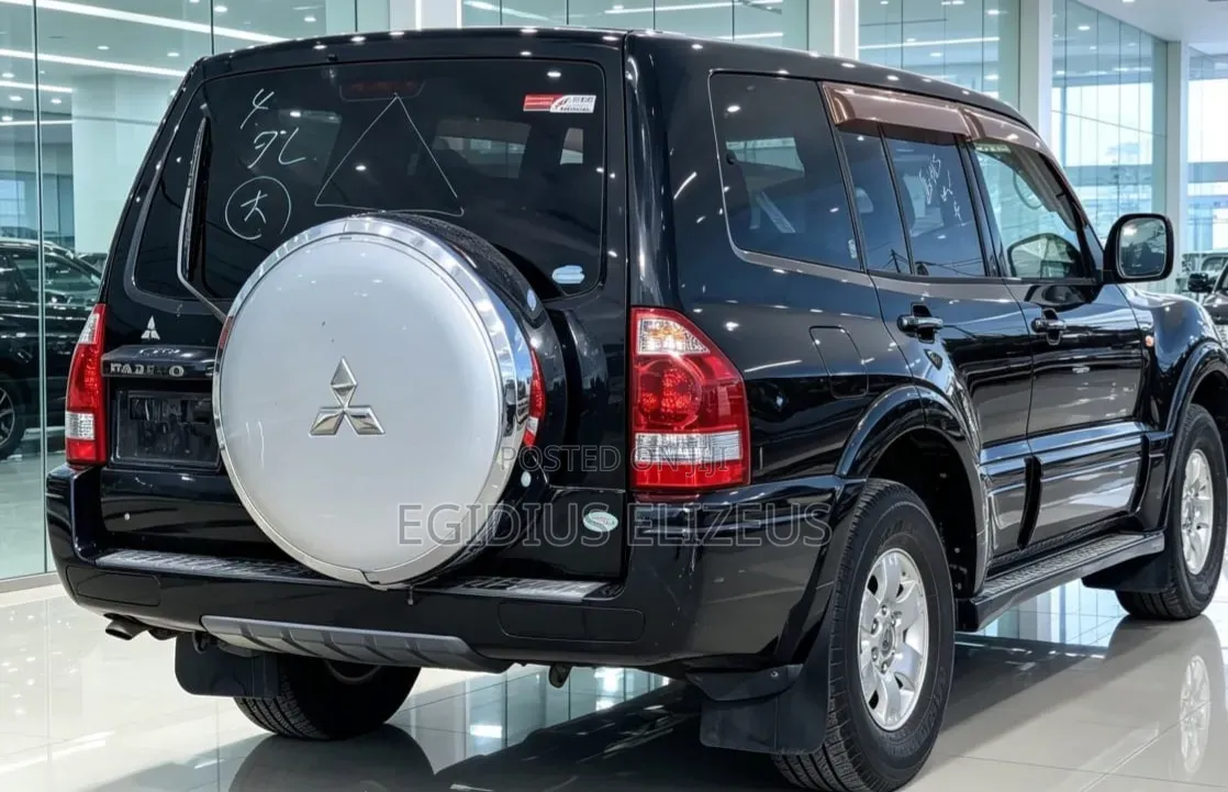 Mitsubishi Pajero 2004 Black