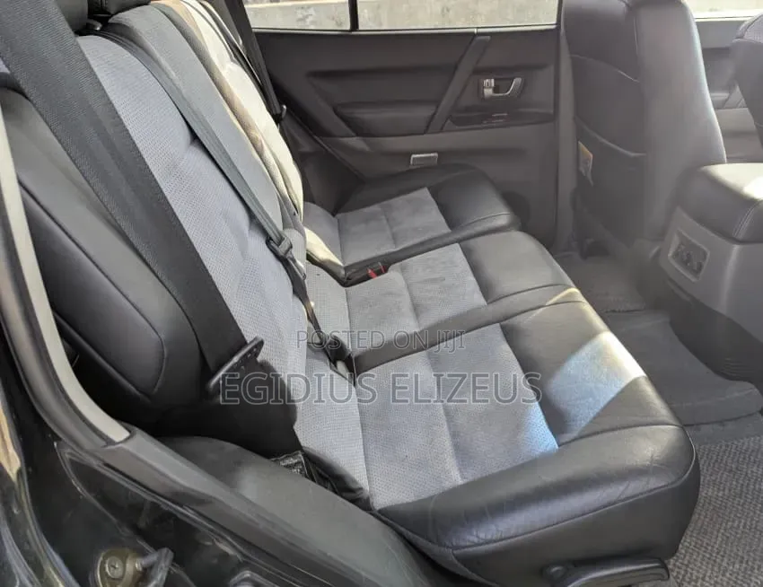 Mitsubishi Pajero 2004 Black