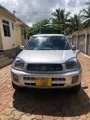 Toyota RAV4 2025 Silver